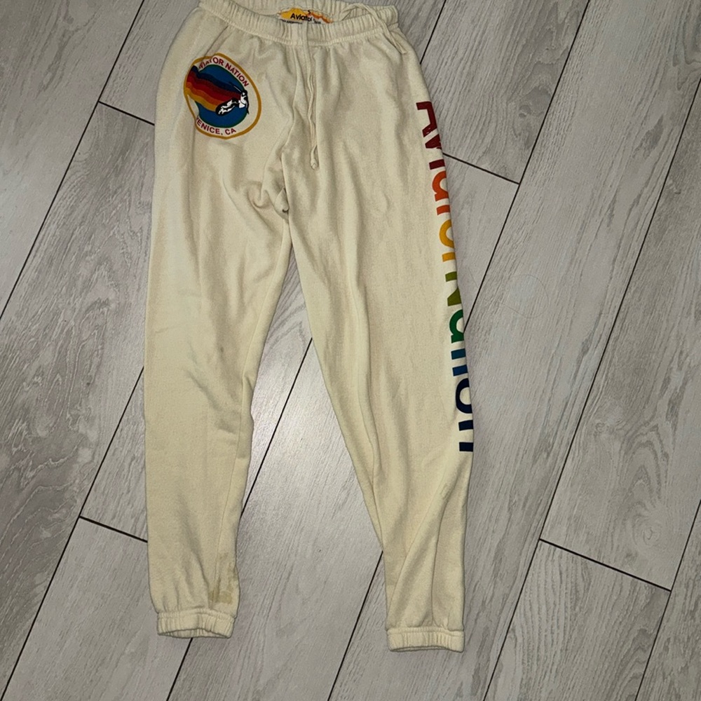 Aviation women’s small cream, joggers